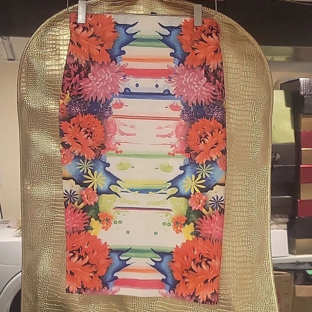 Skirt - Picture 2 of 3